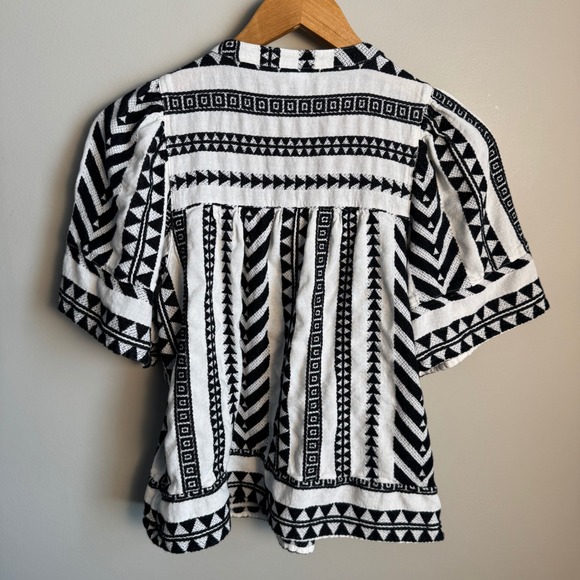 Old Navy Jacquard Black White Geometric Print Peasant Blouse XS Aztec V-Neck - Picture 5 of 11